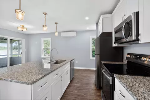 Kitchen - 2627 Commerce Blvd, Mound, MN 55364 photo 3 of 3