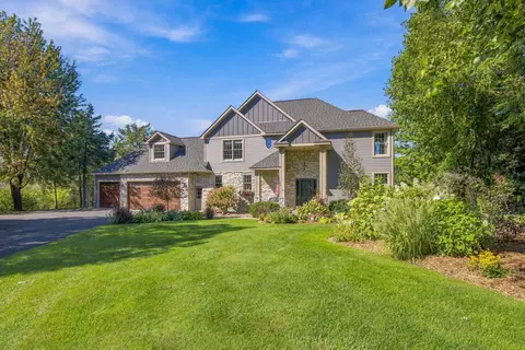 713 Crosby Dr, Hudson, WI 54016
