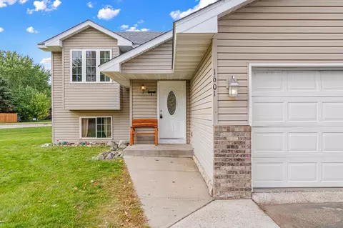 Exterior - 1601 Maple Ave, Buffalo, MN 55313 photo 5 of 10