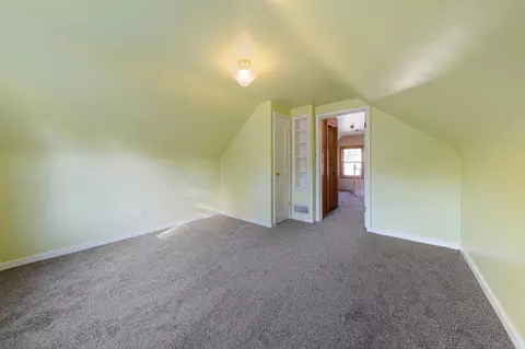 Bedroom - 647 E 7th St, Albert Lea, MN 56007 photo 6 of 6
