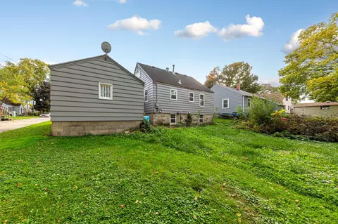 Exterior - 647 E 7th St, Albert Lea, MN 56007 photo 2 of 3