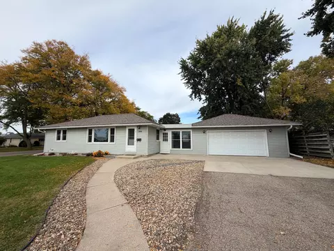 1211 9th St NW, Rochester, MN 55901