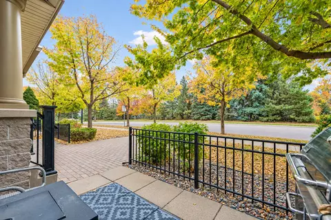 8409 Townsend Dr, Eden Prairie, MN 55344