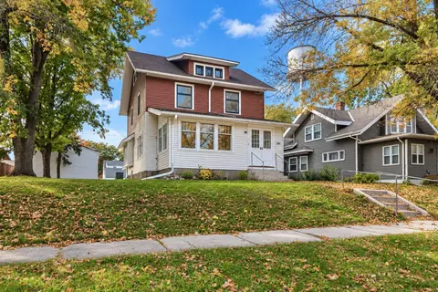 214 Broadway St, Hanska, MN 56041