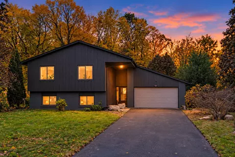 1809 W 138th St, Burnsville, MN 55337