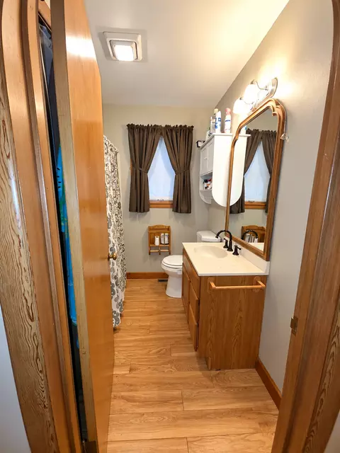 Bath - 1012 Becker Ave SE, Willmar, MN 56201 photo 2 of 2