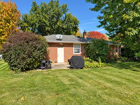 Exterior - 1012 Becker Ave SE, Willmar, MN 56201 photo 3 of 4
