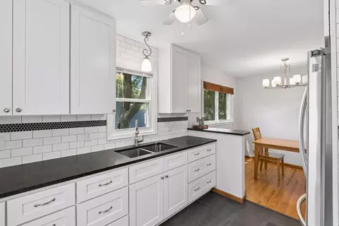 2908 Hampshire Ave S, Saint Louis Park, MN 55426