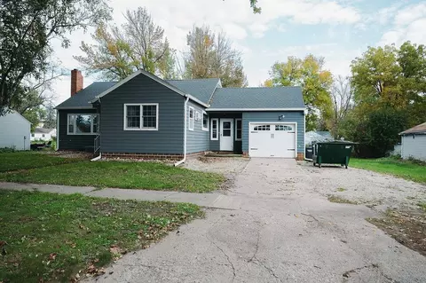 Exterior - 313 E Willis St, Elmore, MN 56027 photo 5 of 10