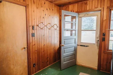 Entry Way - 313 E Willis St, Elmore, MN 56027 photo 4 of 5
