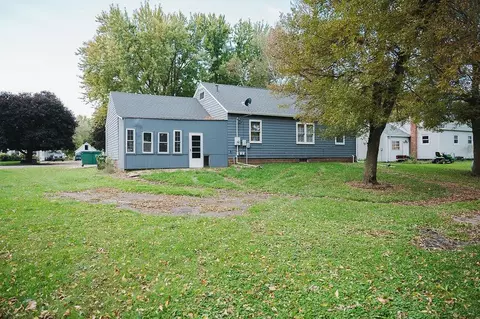 Exterior - 313 E Willis St, Elmore, MN 56027 photo 8 of 10