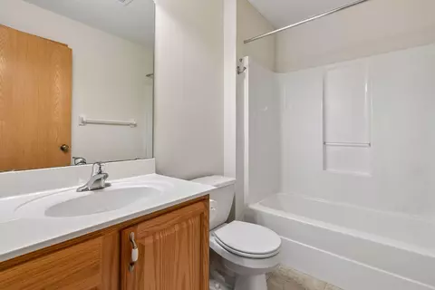 Bath - 2007 14th St NE, Faribault, MN 55021 photo 3 of 4
