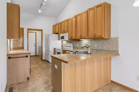 Kitchen - 2007 14th St NE, Faribault, MN 55021 photo 3 of 4