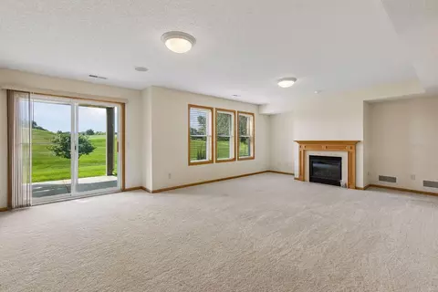 Living - 2007 14th St NE, Faribault, MN 55021 photo 5 of 8