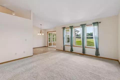 Living - 2007 14th St NE, Faribault, MN 55021 photo 2 of 8