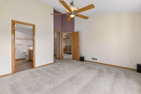 Bedroom - 2007 14th St NE, Faribault, MN 55021 photo 3 of 5