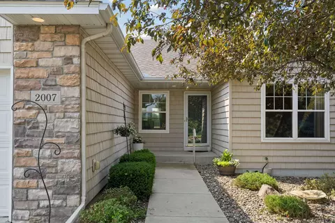 Exterior - 2007 14th St NE, Faribault, MN 55021 photo 3 of 9