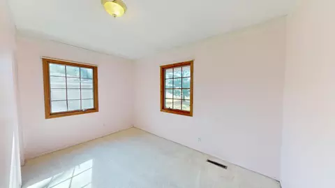 Bedroom - 2129 Highland Ave, Albert Lea, MN 56007 photo 3 of 4