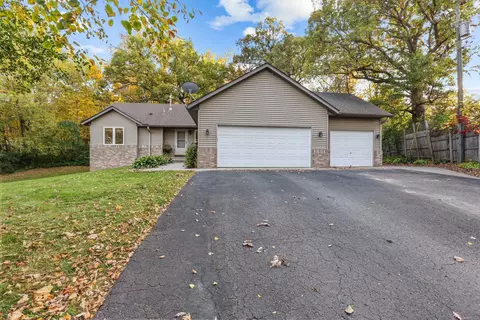 7961 Pioneer Rd, Wyoming, MN 55092