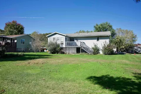 Exterior - 114 E Wilmar St, Rollingstone, MN 55969 photo 2 of 2