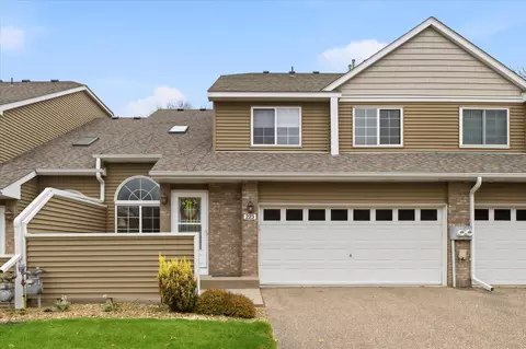 223 Primrose Ct, Vadnais Heights, MN 55127