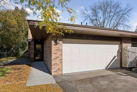 1031 Yuma Ln N, Plymouth, MN 55447