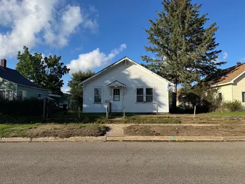 813 4th St SE, Bemidji, MN 56601