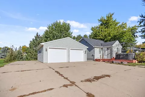 Exterior - 106 3rd St N, Dundas, MN 55019 photo 3 of 7