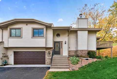 Exterior - 4303 Clemson Cir #B, Eagan, MN 55122 photo 5 of 6