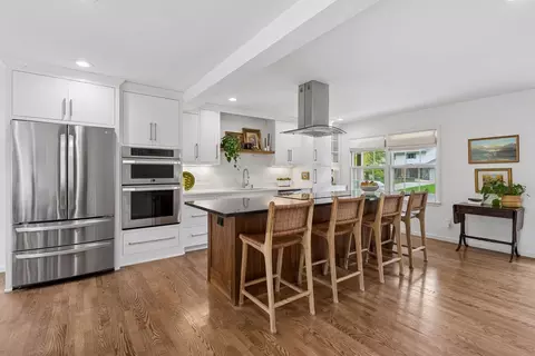 2060 Kelly Dr, Golden Valley, MN 55427