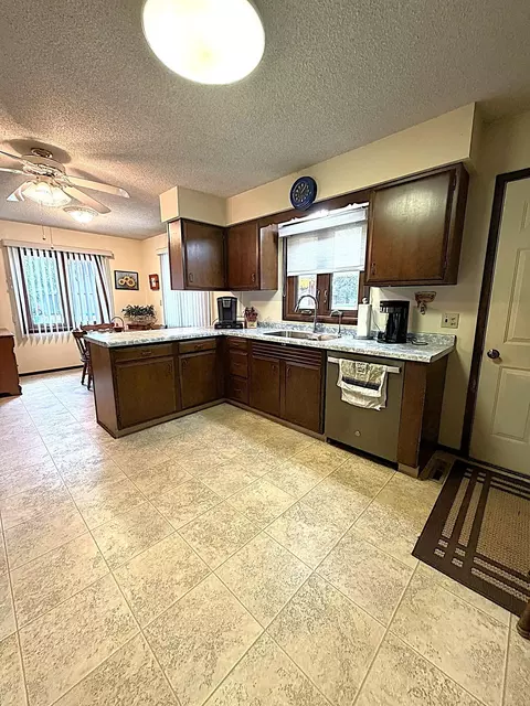 Kitchen - 220 3rd Ave NE, Plainview, MN 55964 photo 3 of 3