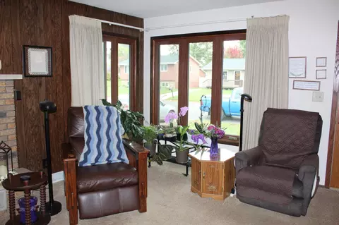 Living - 220 3rd Ave NE, Plainview, MN 55964 photo 4 of 5