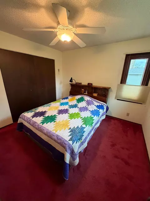 Bedroom - 220 3rd Ave NE, Plainview, MN 55964 photo 3 of 3