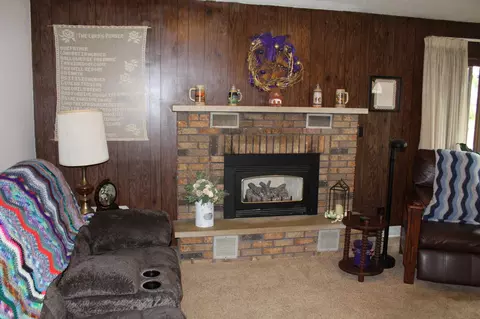 Living - 220 3rd Ave NE, Plainview, MN 55964 photo 5 of 5