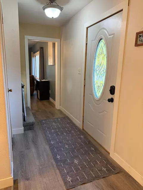 Entry Way - 301 12th Ave E, Lisbon, ND 58054 photo 1 of 3