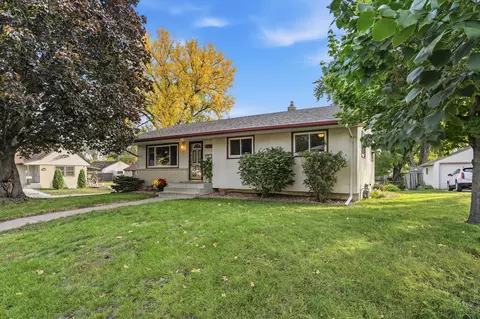 1403 8th Ave S, South Saint Paul, MN 55075