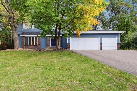 313 Brandywine Dr, Burnsville, MN 55337