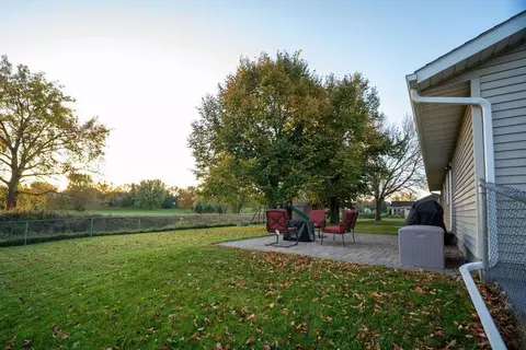 Exterior - 801 19th St SE, Willmar, MN 56201 photo 4 of 11