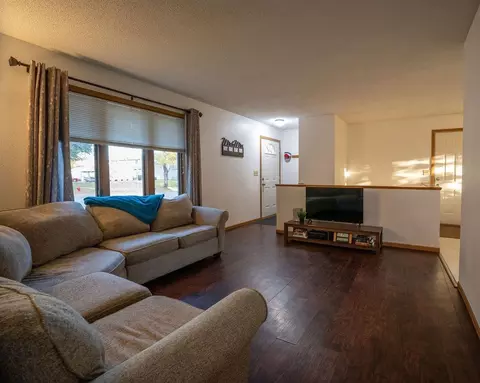 Living - 801 19th St SE, Willmar, MN 56201 photo 2 of 3