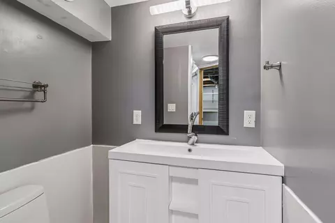 Bath - 3209 Random Rd, Eagan, MN 55121 photo 2 of 2
