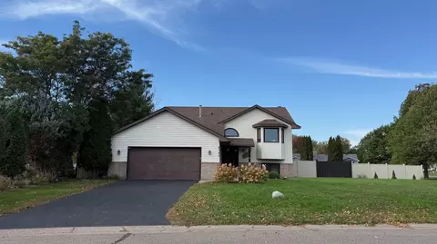 8749 Queens Gdns, Brooklyn Park, MN 55443
