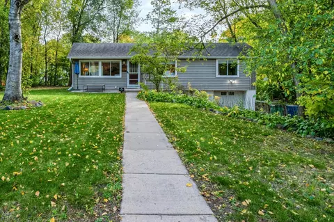 1325 Everest Ln N, Plymouth, MN 55447