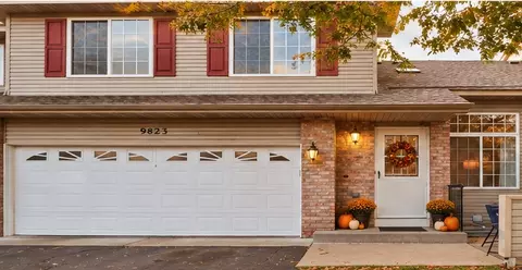 9823 Hamlet Ln S, Cottage Grove, MN 55016