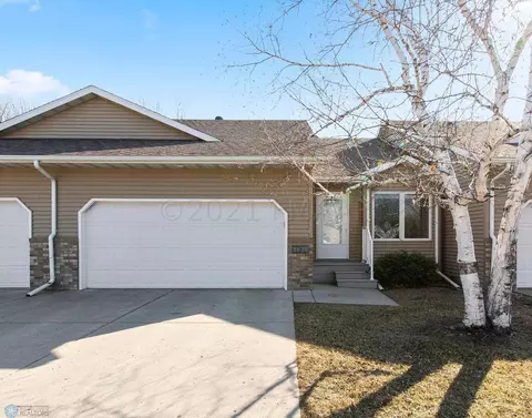 3626 5th St S, Moorhead, MN 56560