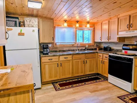 Kitchen - 52555 223rd Pl, Mcgregor, MN 55760 photo 3 of 4
