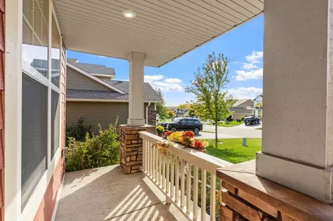 19250 Indora Trl, Lakeville, MN 55044