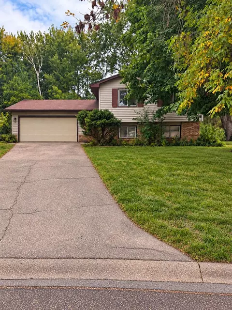 3325 74th Cir N, Brooklyn Park, MN 55443