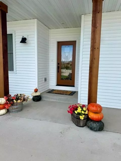 Exterior - 1122 3rd St, Wanamingo, MN 55983 photo 4 of 12