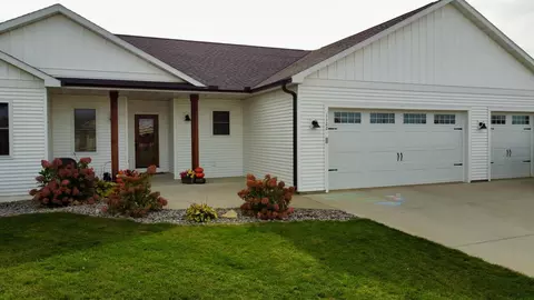 Exterior - 1122 3rd St, Wanamingo, MN 55983 photo 2 of 12