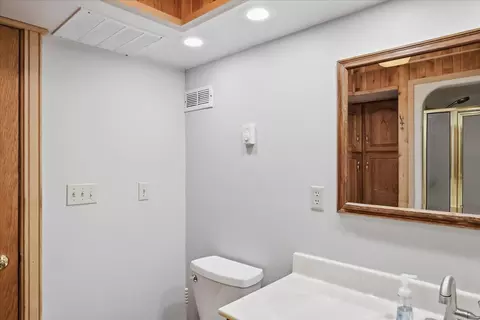 Bath - 1807 Everett Bay Rd, Tower, MN 55790 photo 2 of 6